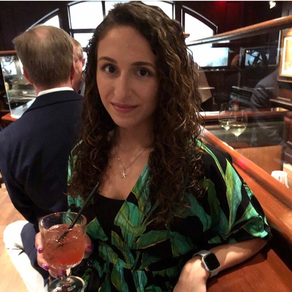 Meet your Posher, Kassandra
